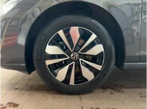 Volkswagen Golf VIII 1.5 eTSI Goal DSG AHK RearView GJR