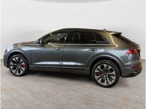Audi Q8 SUV TFSI e quattro 360 kW tiptronic 0,5% sofort verfügbar!