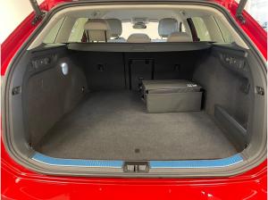 Volkswagen Passat Variant Elegance 1.5 TSI eHybrid 110 kW DSG - Area View IQ.Drive HUD Matrix-LED AHK SHZ PDC LM