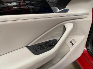 Volkswagen Passat Variant Elegance 1.5 TSI eHybrid 110 kW DSG - Area View IQ.Drive HUD Matrix-LED AHK SHZ PDC LM