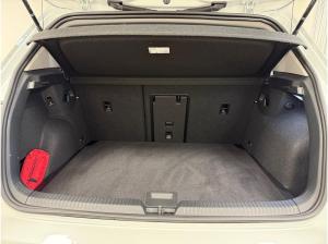 Volkswagen Golf VIII Lim. GOAL 2.0 TDI 110kW DSG - LED Plus ACC AHK Navi Rear View SHZ LM CarPlay PDC GJR MFL