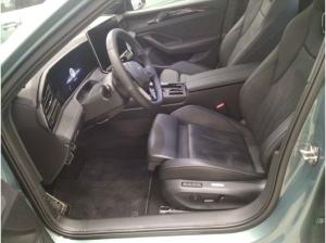 Volkswagen Passat Variant R-Line 1.5 TSI eHybrid 130kW DSG - Matrix-LED IQ.Drive Pano AHK HUD Area View Navi SHZ PDC