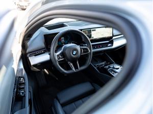 BMW 520 d Tour M-Sport 20 ACC AHK PANO Sitzlüft H&K