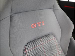 Volkswagen Golf VIII 2.0 TSI GTI DSG+ACC+LED+RFK+PDC+APP
