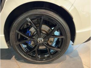 Volkswagen Golf VIII R 2.0TSI DSG 4x4 H&K KAMERA HeadUp MATRIX-LED