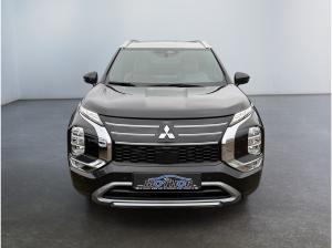 Mitsubishi Outlander Top Luxury mit Standheizung und 360-Grad-Kamera