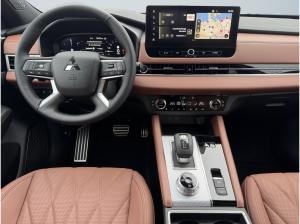 Mitsubishi Outlander Top Luxury mit Standheizung und 360-Grad-Kamera