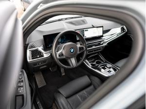 BMW X5 xDrive30d M-Sport AHK PANO KoZg S-Glas 4x SHZ