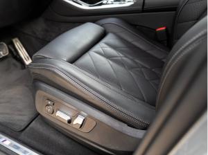 BMW X5 xDrive30d M-Sport AHK PANO KoZg S-Glas 4x SHZ
