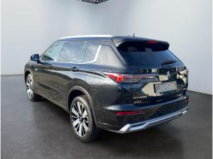 Mitsubishi Outlander Top Luxury mit Standheizung und 360-Grad-Kamera