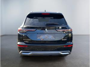 Mitsubishi Outlander Top Luxury mit Standheizung und 360-Grad-Kamera