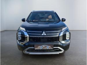 Mitsubishi Outlander Top Luxury mit Standheizung und 360-Grad-Kamera