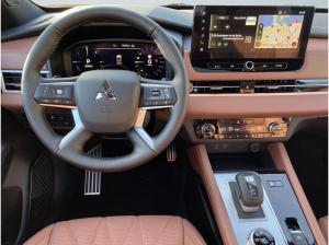 Mitsubishi Outlander Top Luxury mit Standheizung und 360-Grad-Kamera
