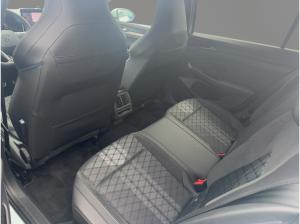 Volkswagen Golf Var. R-LINE 1.5 eTSI DSG PANO HuD KAM IQLED