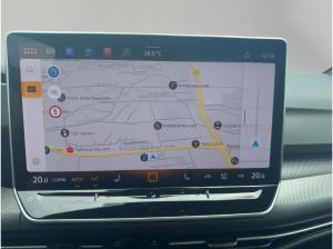 Volkswagen Golf Var. R-LINE 1.5 eTSI DSG PANO HuD KAM IQLED