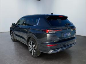 Mitsubishi Outlander Top mit Standheizung und 360-Grad-Kamera
