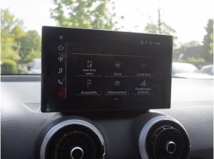 Audi Q2 S line 35TFSI Stronic 18" / S-Interieur / Assistenz