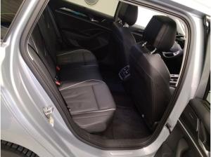 Volkswagen Passat Variant Elegance 1.5 TSI eHybrid 130kW DSG - Matrix-LED IQ.Drive Pano AHK HUD Area View Navi SHZ PDC