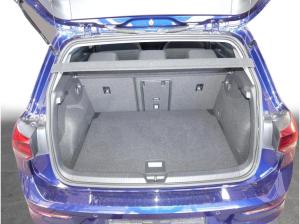 Volkswagen Golf VIII 1.0 eTSI DSG Life Navi Sitzhzg LED ACC