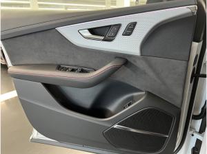 Audi RS Q8 performance quattro PANO MATRIX HuD B&O AHK