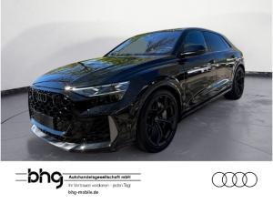 Audi RS Q8 SUV performance **Lageraktion**