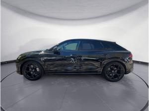 Audi RS Q8 SUV performance **Lageraktion**