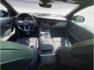 Audi RS Q8 SUV performance **Lageraktion**