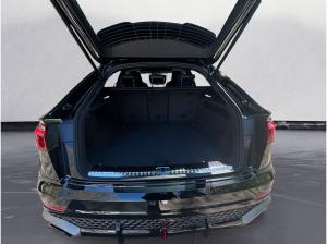 Audi RS Q8 SUV performance **Lageraktion**