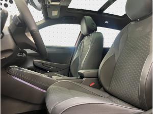 Volkswagen T-Roc R-Line 1.5 l eTSI OPF 7-Gang-Doppelkupplungsgetriebe DSG