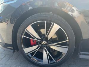 Volkswagen Golf VIII 2.0TDI DSG GTD NAVI LED PDC