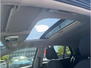 Volkswagen Golf VIII 2.0TDI DSG Active P-DACH NAVI AHK LED