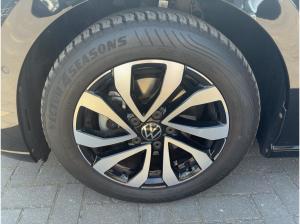 Volkswagen Golf VIII 2.0TDI DSG Active P-DACH NAVI AHK LED