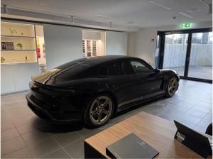 Porsche Taycan 4