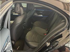 Mercedes-Benz E 200 AMG Digital-Light Pano Burmester Distronic