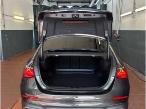 Mercedes-Benz E 200 AMG Digital-Light Panorama Distronic AHK