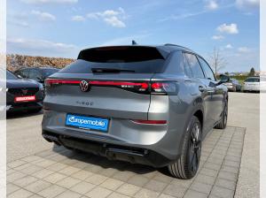 Volkswagen T-Roc R-Line 1.5 eTSI OPF DSG 150 (UVP 50.310€) BLACK/MATRIX/NAV/PANO/AHK/UVM.