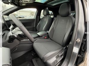 Volkswagen T-Roc R-Line 1.5 eTSI OPF DSG 150 (UVP 50.310€) BLACK/MATRIX/NAV/PANO/AHK/UVM.