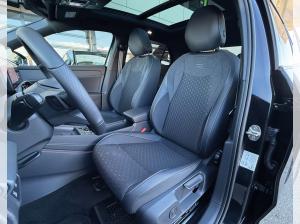 Volkswagen T-Roc R-Line 1.5 eTSI OPF DSG 150 (UVP 50.310€) BLACK/MATRIX/NAV/PANO/AHK/UVM.