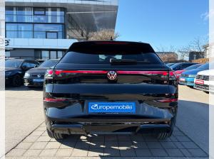Volkswagen T-Roc R-Line 1.5 eTSI OPF DSG 150 (UVP 50.310€) BLACK/MATRIX/NAV/PANO/AHK/UVM.