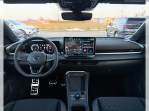 Volkswagen T-Roc R-Line 1.5 eTSI OPF DSG 150 (UVP 50.310€) BLACK/MATRIX/NAV/PANO/AHK/UVM.