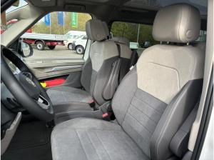 Volkswagen Multivan 2,0 l TDI LÜ+ACC+AHK+SHZ+PDC+RFK+CARPLAY
