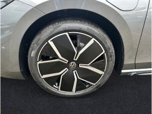 Volkswagen Passat R-Line 1,5 l eHybrid OPF / 6-Gang-