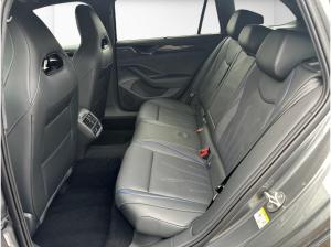 Volkswagen Passat R-Line 1,5 l eHybrid OPF / 6-Gang-
