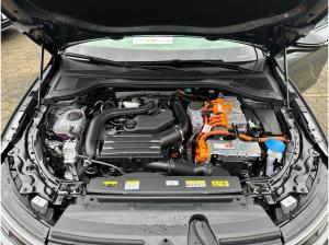 Volkswagen Passat R-Line 1,5 l eHybrid OPF / 6-Gang-