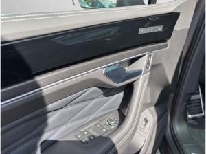 Volkswagen Touareg R-Line FINAL ED AHK NAVI PANO DYNAUDIO