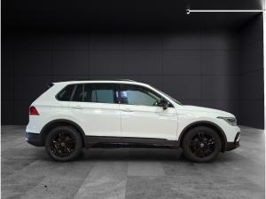 Volkswagen Tiguan TDI Urban Sport DSG LED AHK Navi AID ACC SHZ Park-Assist