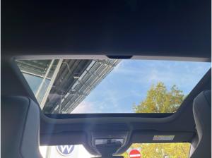 Volkswagen Golf R-Line 1.5 DSG BLACKSTYLE PANO NAVI