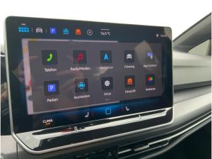 Volkswagen Golf VIII 1.5 eTSI DSG R-Line Navi LED ACC PDC
