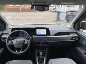 Ford Tourneo Courier Titanium 125 PS Schalter * Sofort Verfügbar*