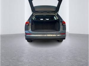 Volkswagen Golf VIII Variant 1.5 eTSI Life DSG AHK Navi